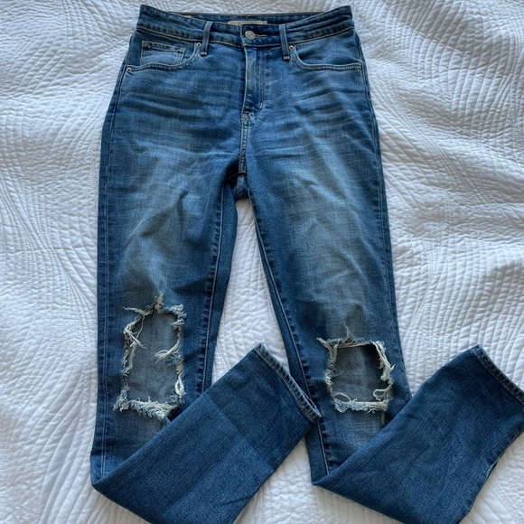 Levi’s Denim Jeans - Picture 1 of 3